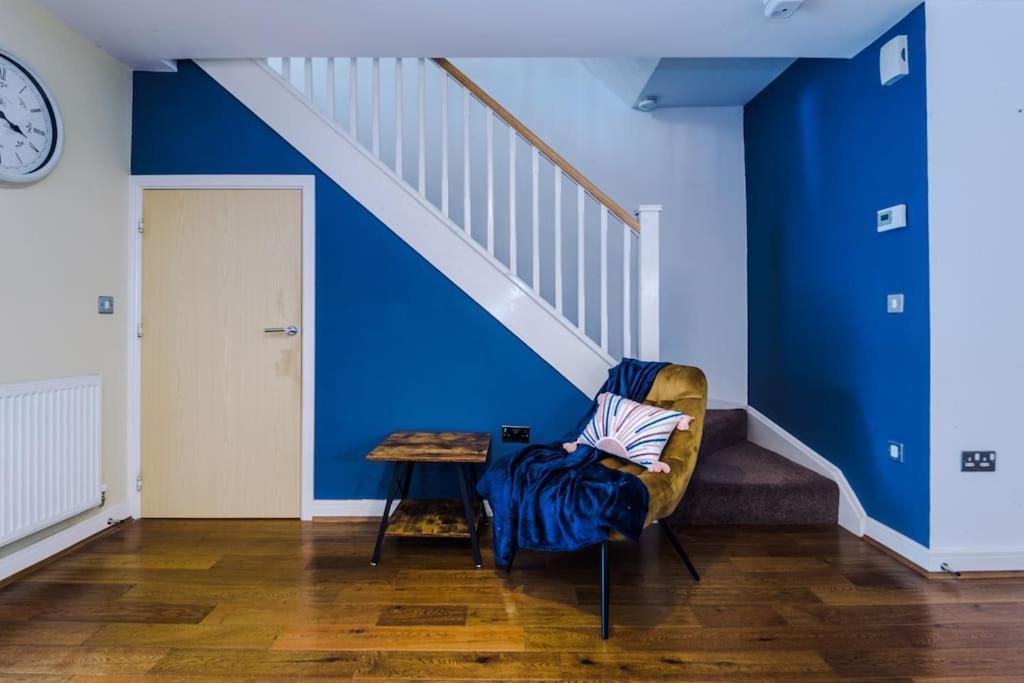 Modern Townhouse Near Coop Live Etihad Сasa de vacaciones *