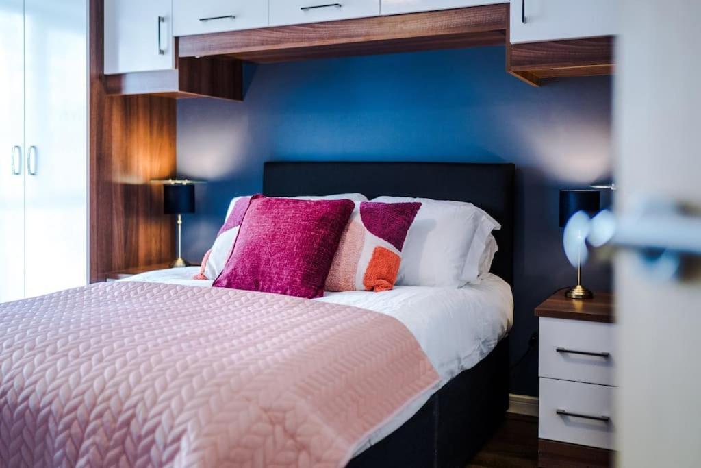Сasa de vacaciones Modern Townhouse Near Coop Live Etihad Mánchester