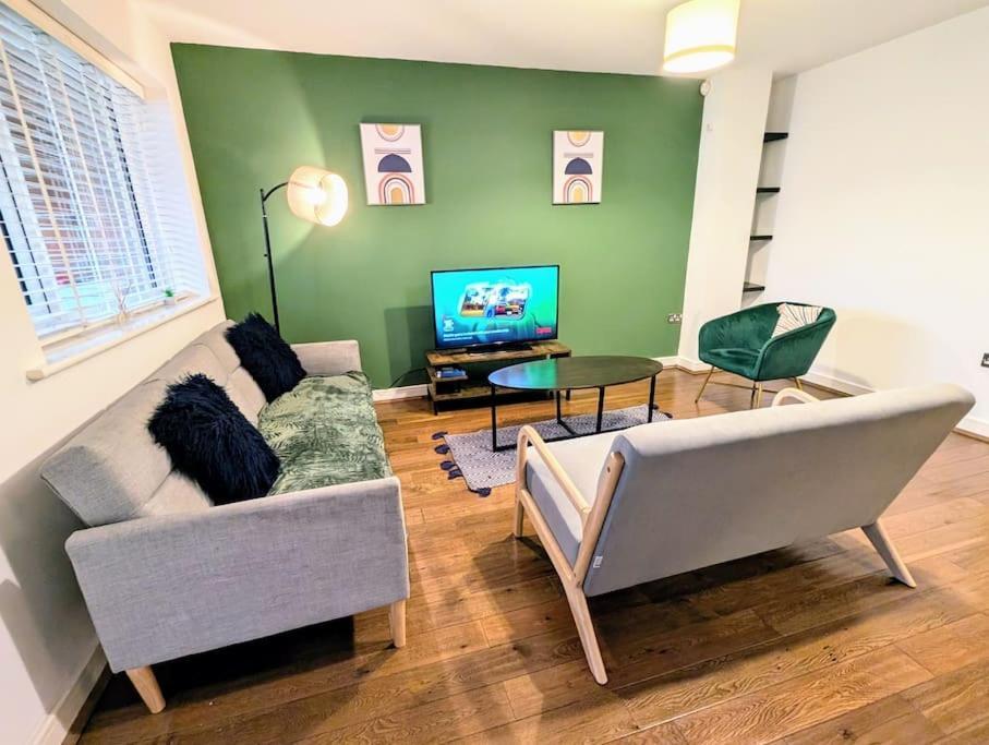 Modern Townhouse Near Coop Live Etihad Сasa de vacaciones Mánchester