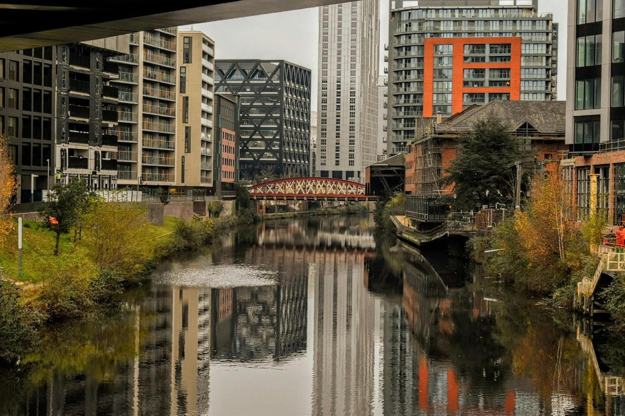 Modern Townhouse Near Coop Live Etihad